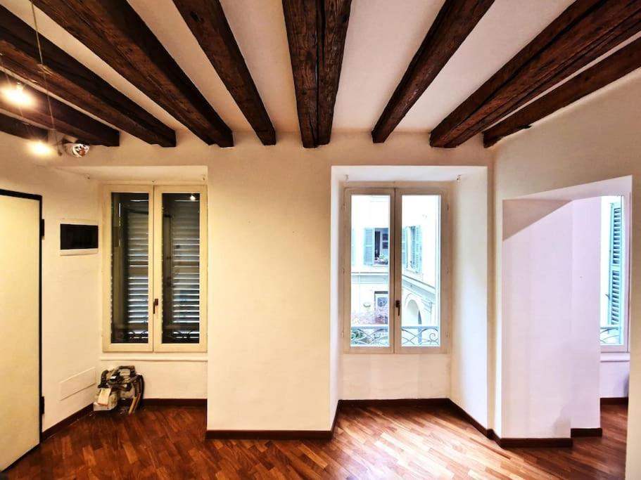 Magnifico Appartamento Ristrutturato Milão Exterior foto