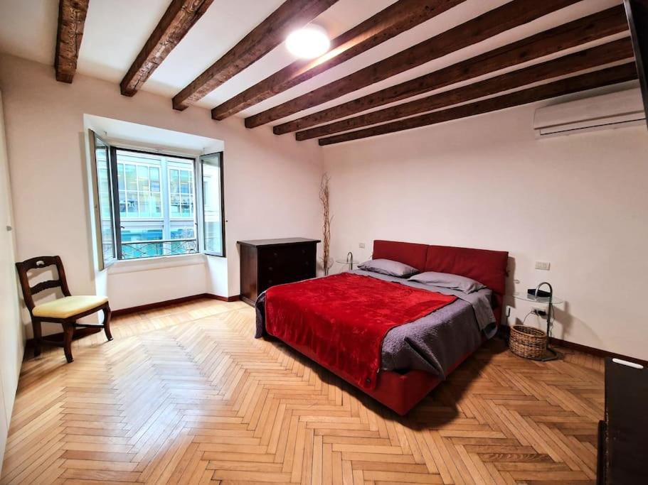 Magnifico Appartamento Ristrutturato Milão Exterior foto