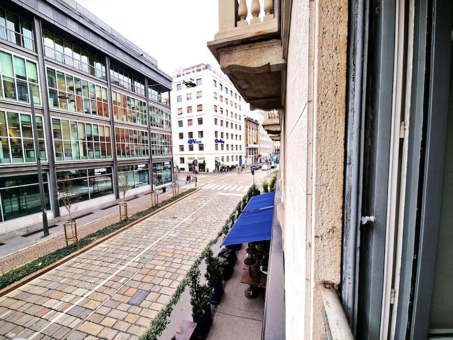 Magnifico Appartamento Ristrutturato Milão Exterior foto